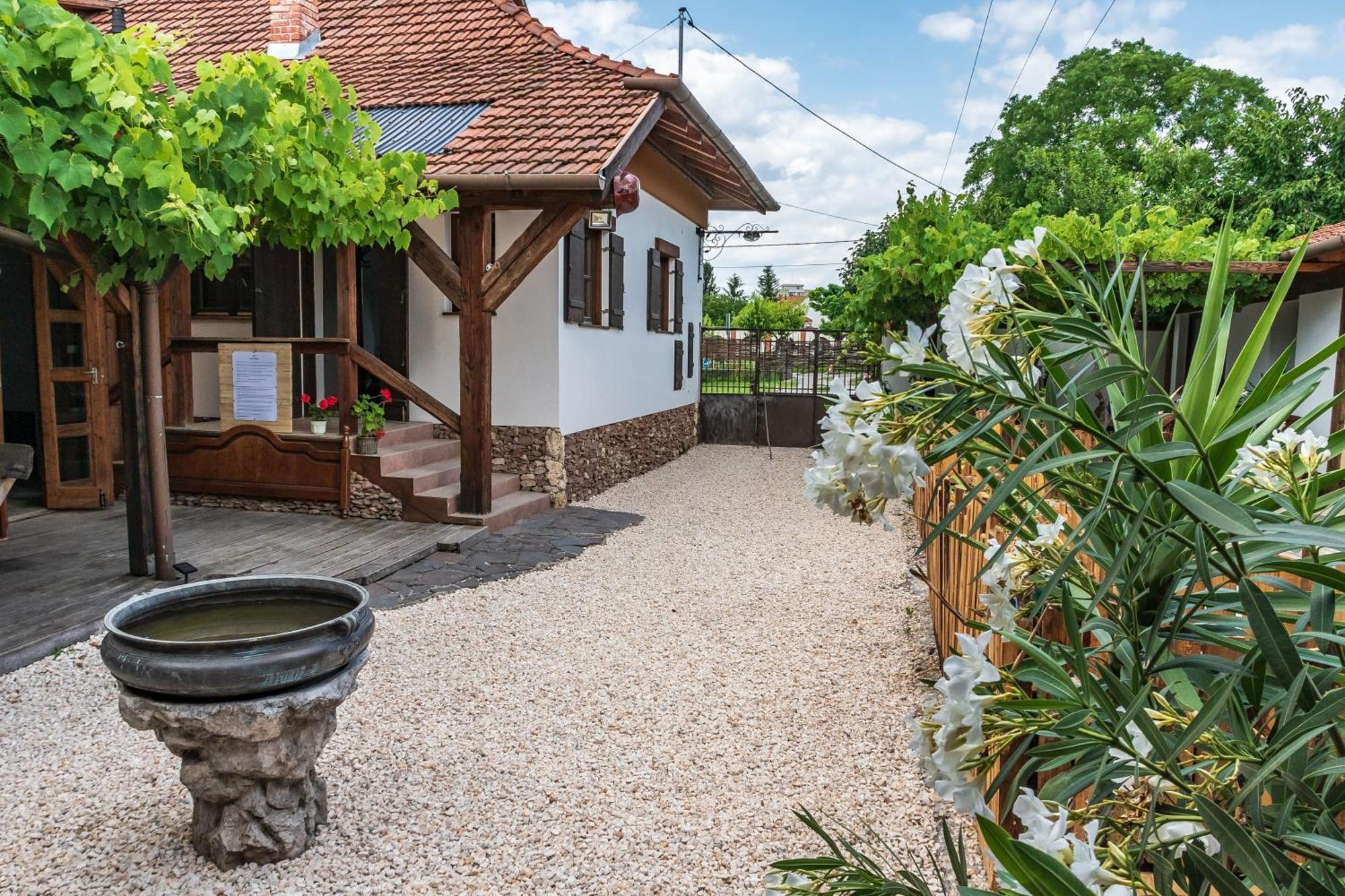 Pajta Apartman Еґер Екстер'єр фото